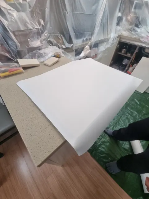 종로 싱크대필름부분시공 필름 부착 작업 과정